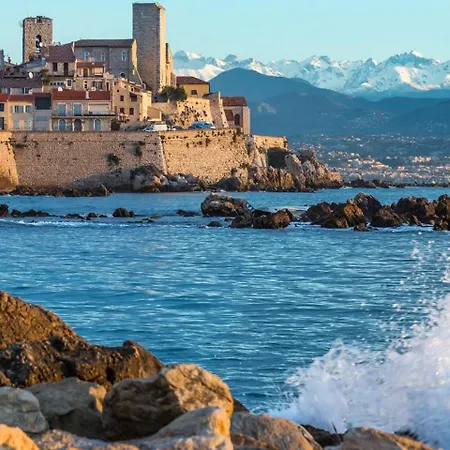 1 Bedroom Sea View, Swimming Pool, On Foot, Parking Apartment Antibes