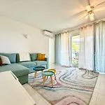2Bed Seaview Swimming Pool Beach On Footparking Apartment
