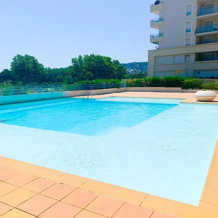 Апартаменты 1 Bedroom Sea View, Swimming Pool, On Foot, Parking *