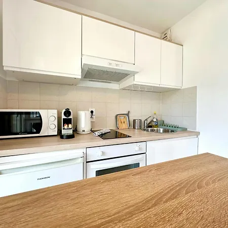 1 Bedroom Sea View, Swimming Pool, On Foot, Parking * Antibes