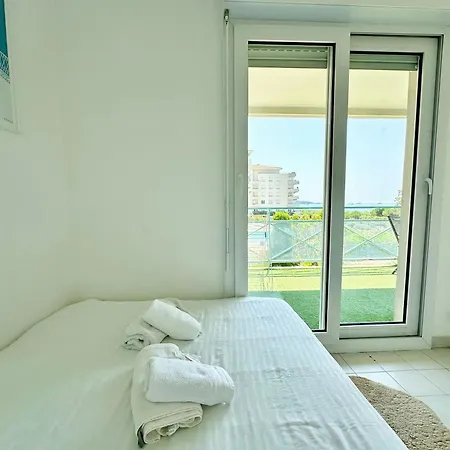 2bed Seaview Swimming Pool On Footparking *