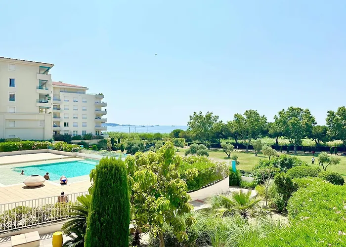 1 Bedroom Sea View, Swimming Pool, On Foot, Parking Antibes